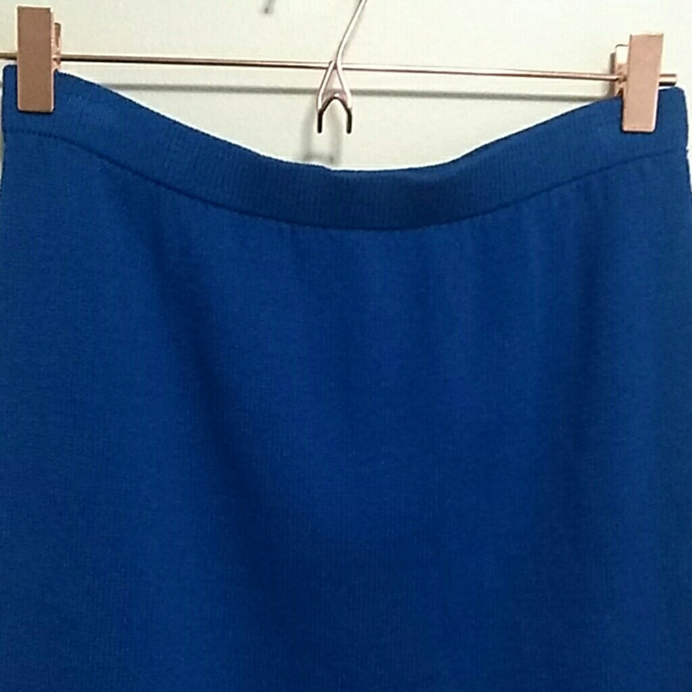 St. John Collection Sz 6 Pencil skirt - Picture 2 of 5
